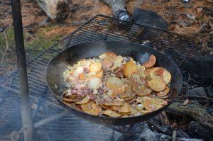 Shore-lunch_fried-potatoes-with-onions-640x424