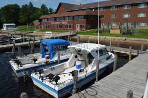 sportsmans lodge dock charter boats copy 640x424