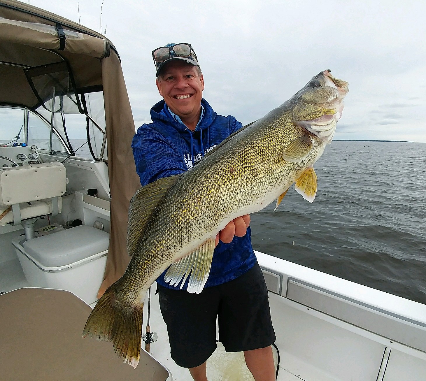 Fishing/ Catch Walleye with a Kayak, trolling with crawler harness and 