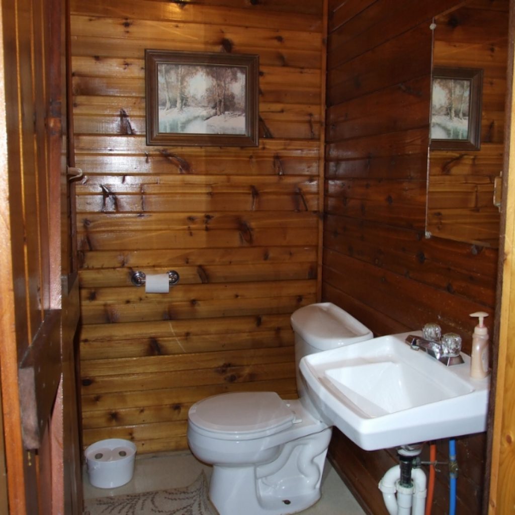 jakes cabin bathroom