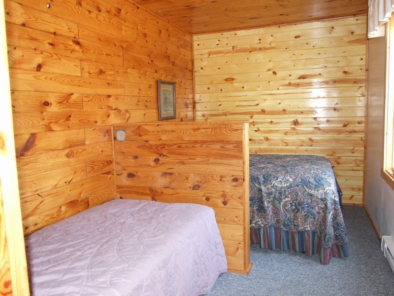 jakes cabin bedroom 1jpg