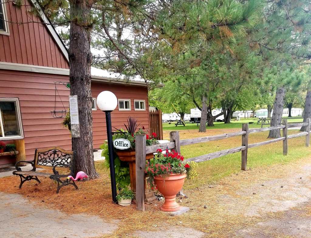 Rainy River Lodging Book Your Stay in Lake of the Woods, MN