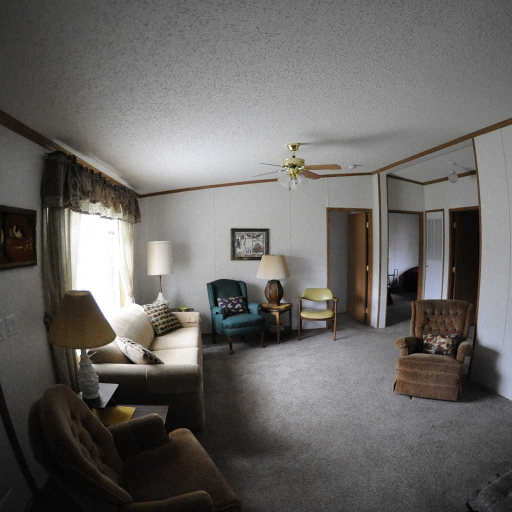 lpr cabin living room