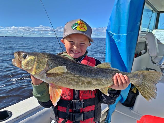 Slims Resort Walleye Fishing