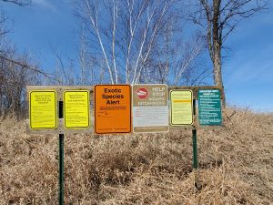 Rainy River access signage, Frontier