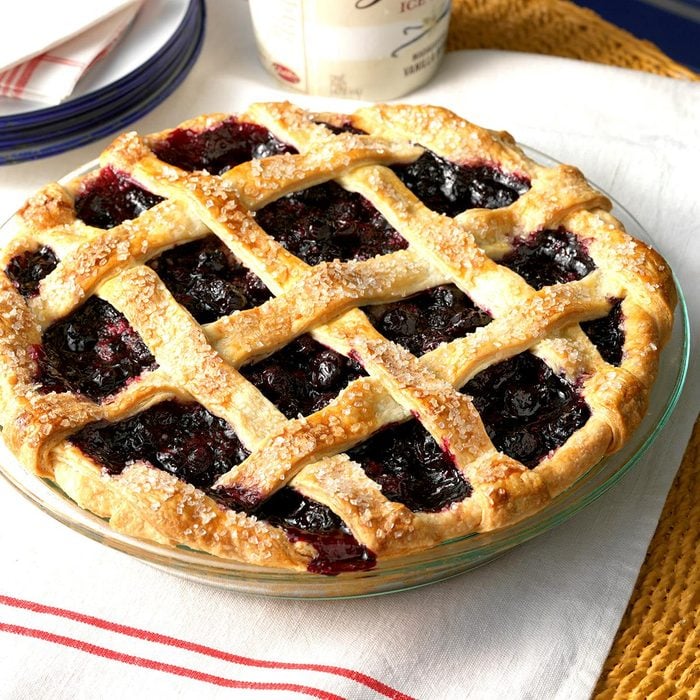 Blueberry Pie Recipe (Easy, with Fresh Blueberries)
