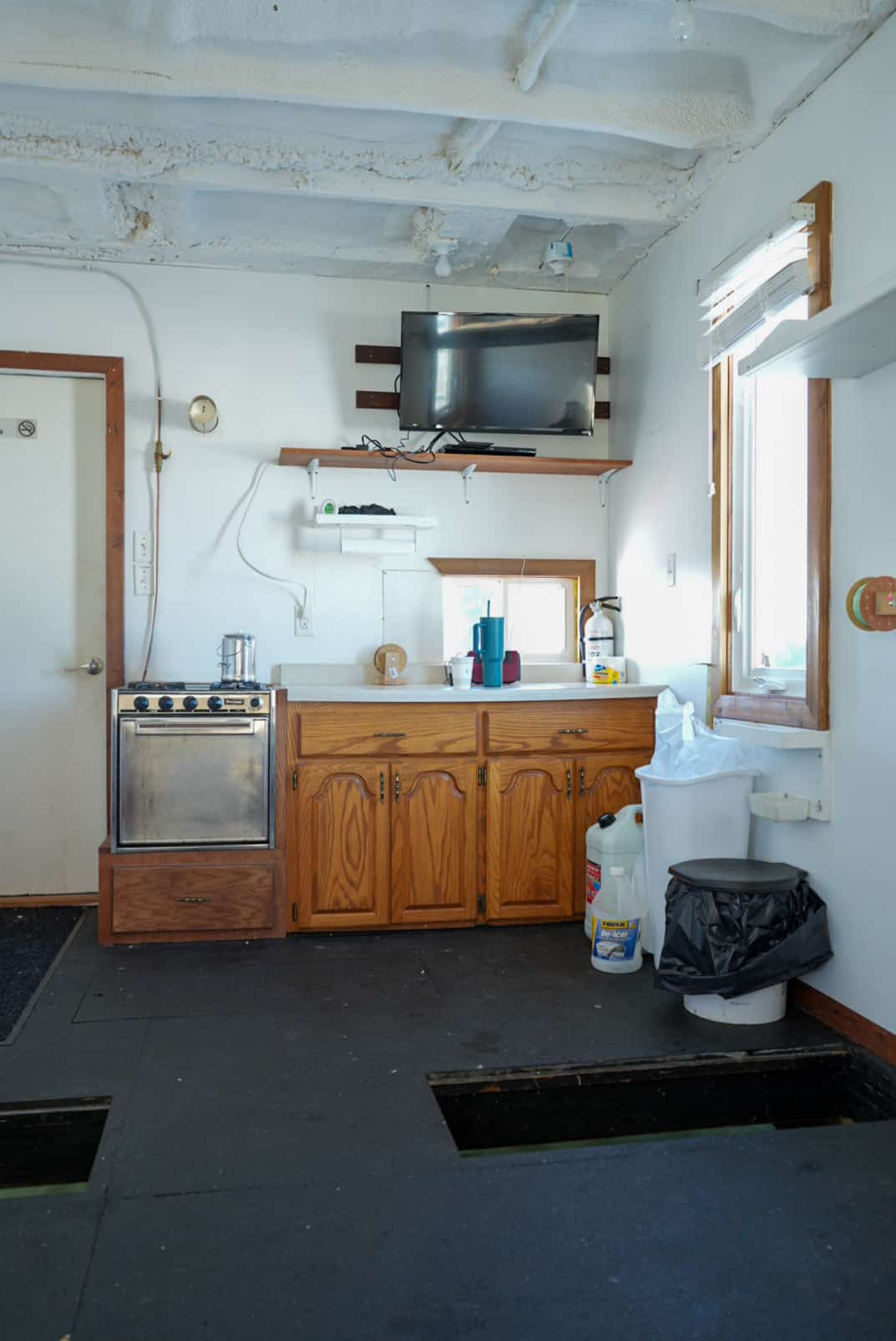 LOW Ice Fishing Company, Sleeper Fish Houses on Lake of the Woods MN