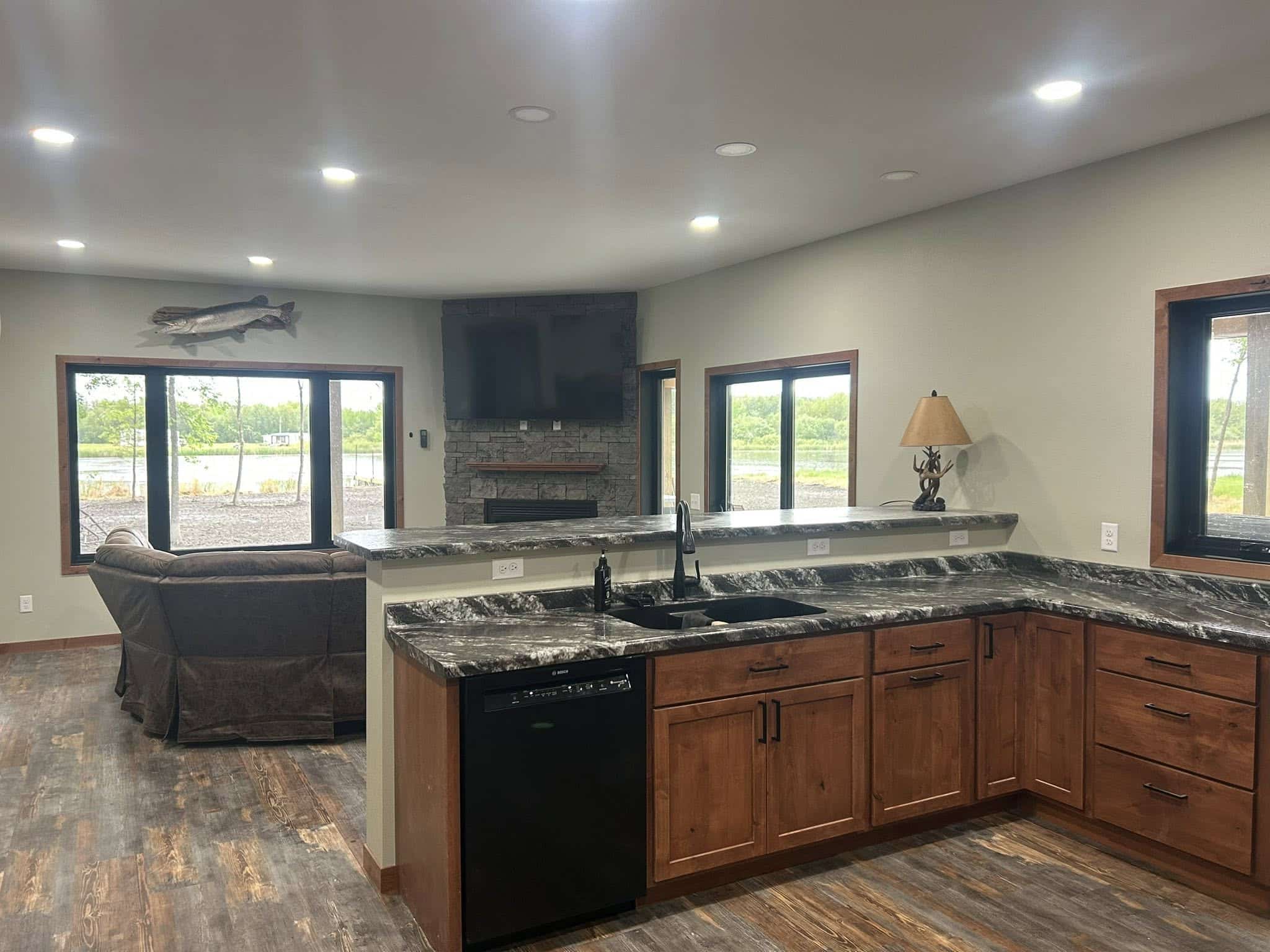Racks and Rods Lodge - On Lake of the Woods_kitchen and living room