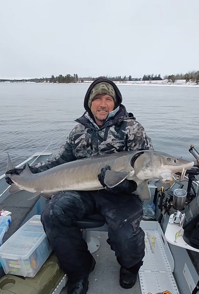fishing report lake of the woods south shore rainy river sturgeon