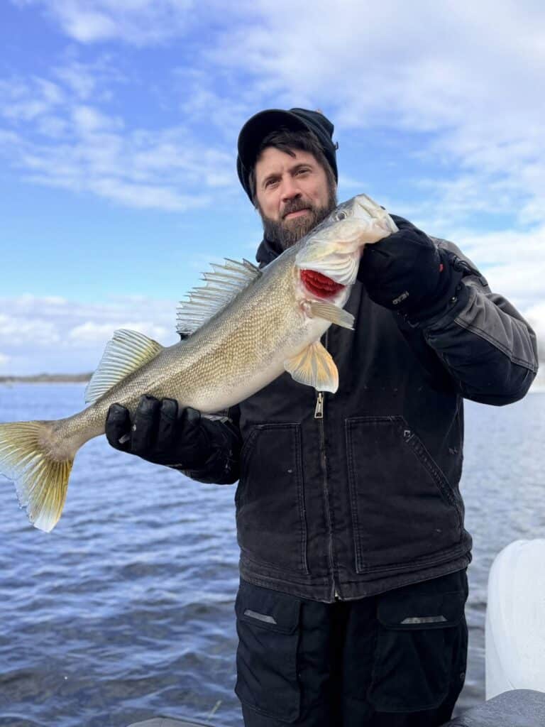fishing report lake of the woods south shore walleye Rainy River