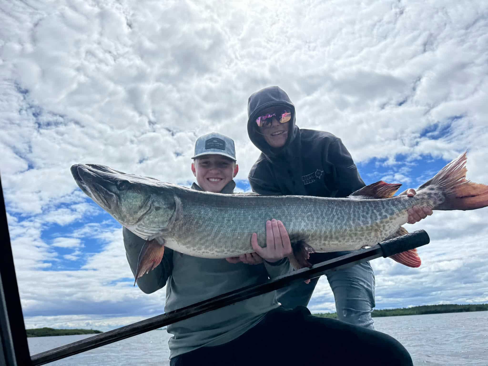 lake of the woods nw angle south shore rainy river muskie walleye