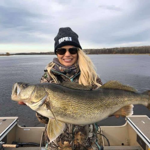 Nicole Stone, fall Rainy River walleye, Lake of the Woods